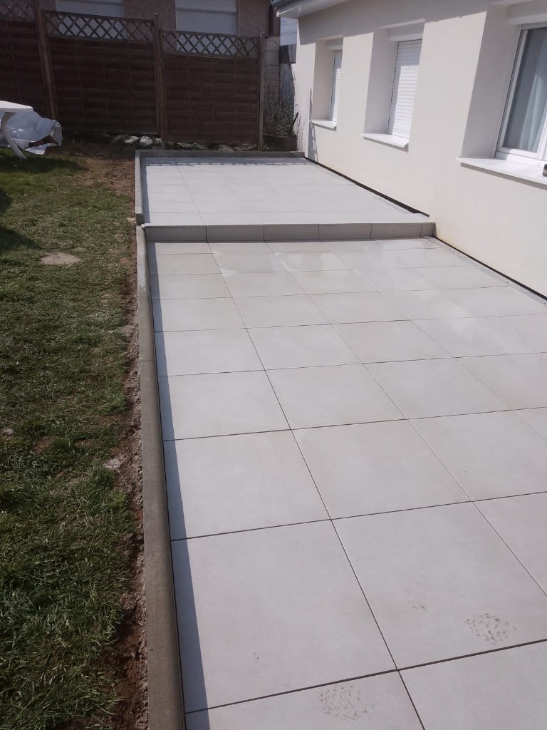 Terrasse achevée sur plots